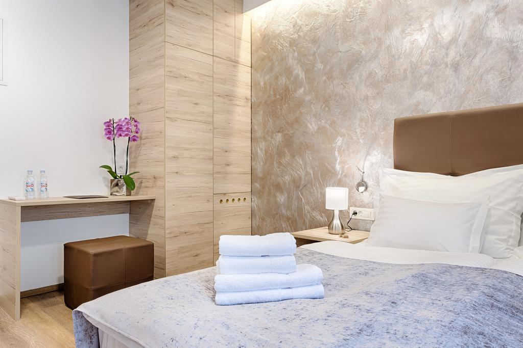 Central Pearl By Nono Ban Rooms Split Exterior photo