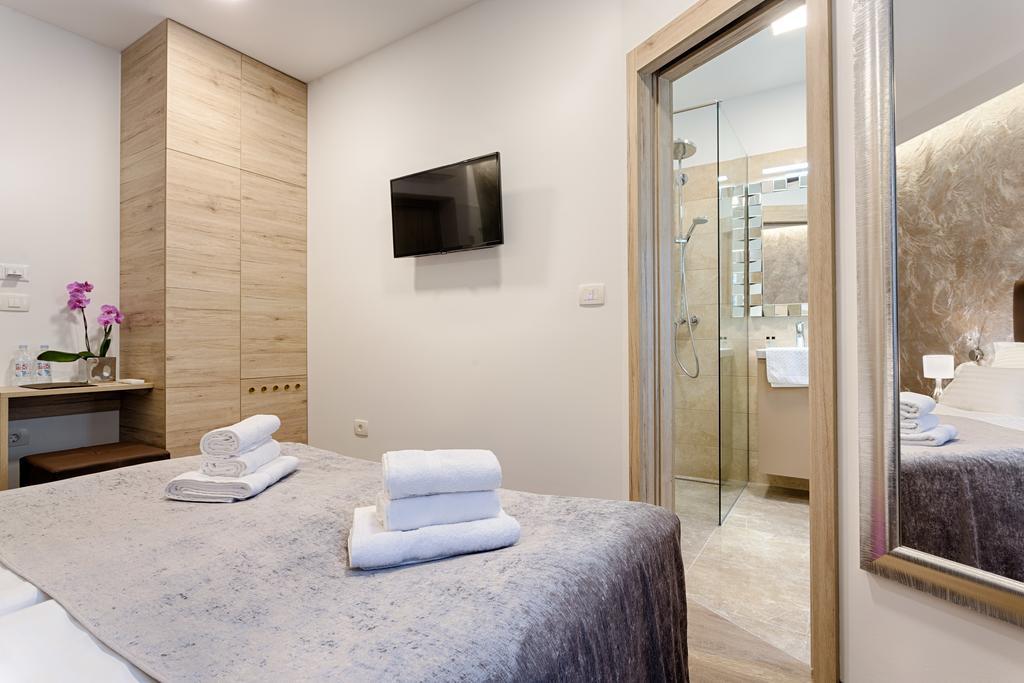 Central Pearl By Nono Ban Rooms Split Exterior photo