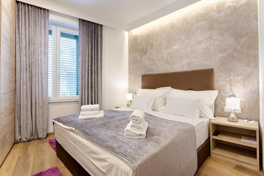 Central Pearl By Nono Ban Rooms Split Exterior photo