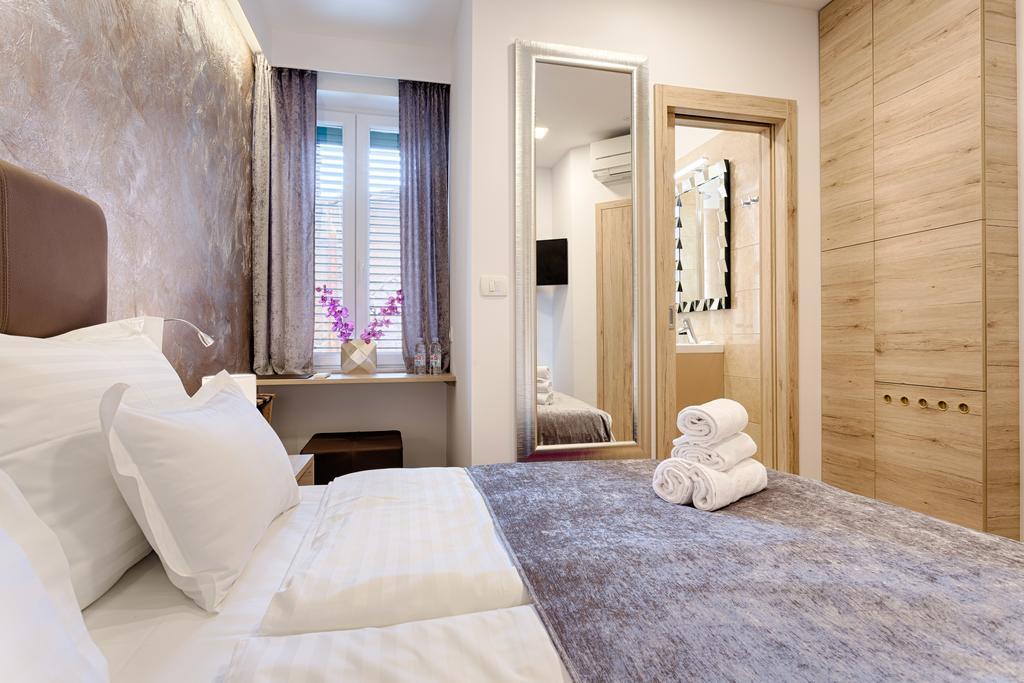 Central Pearl By Nono Ban Rooms Split Exterior photo